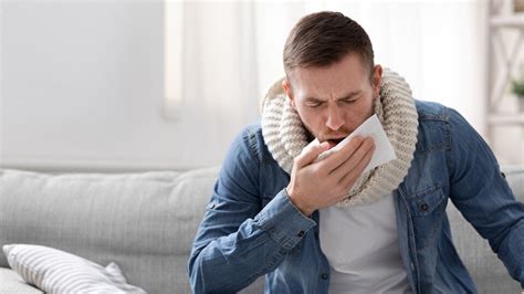 Сухой дерущий кашель у взрослого - причины, симптомы, лечение